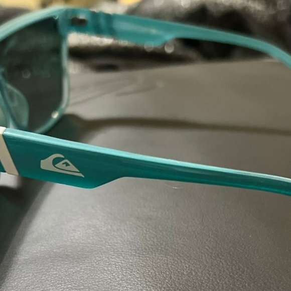 Unisex Turquoise Sunglasses - Picture 3 of 3